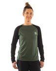 The model is 5' 8" wearing size Medium.
